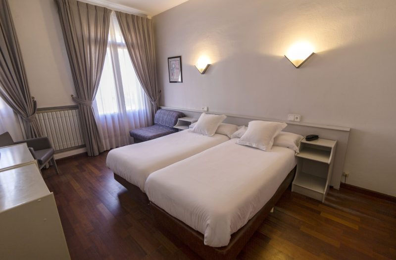 hospedium-hotel-lleida-doble-2-camas-6-scaled